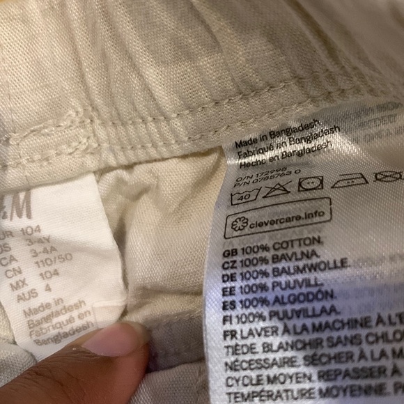 H&M Khaki Roll-Up Pants & Old Navy Dark Blue Pull-On Pants in Size 3-4T - Picture 9 of 10